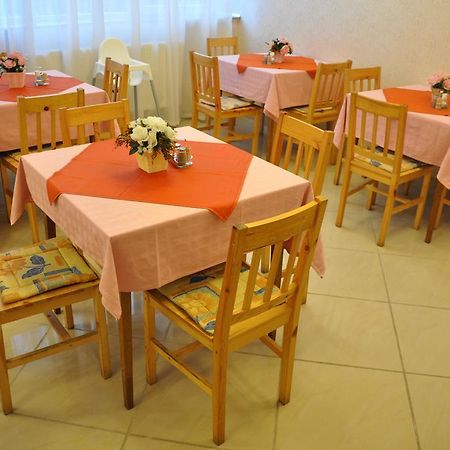 Harmony Panzio Bed & Breakfast Hajduszoboszlo Ngoại thất bức ảnh
