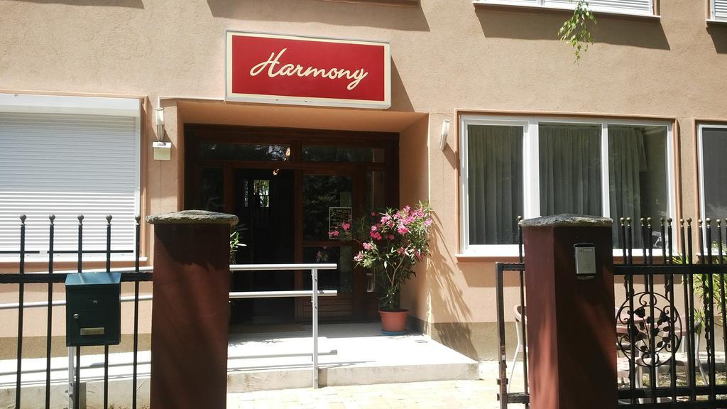 Harmony Panzio Bed & Breakfast Hajduszoboszlo Ngoại thất bức ảnh